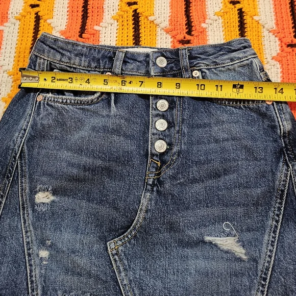 We The Free Mini Denim Skirt Size 24 - Picture 3 of 5